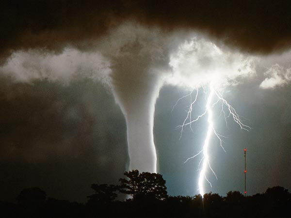 Lightning via waterspout